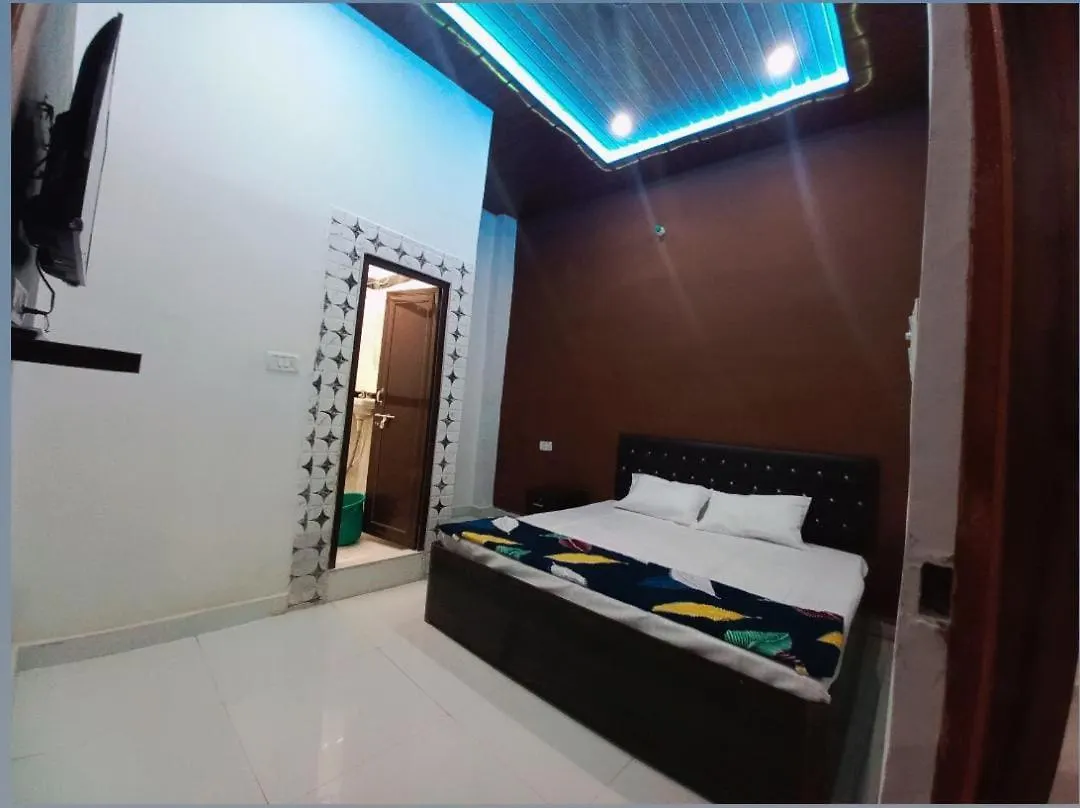 Hotel Raghukul Royal Benares 0*,  India