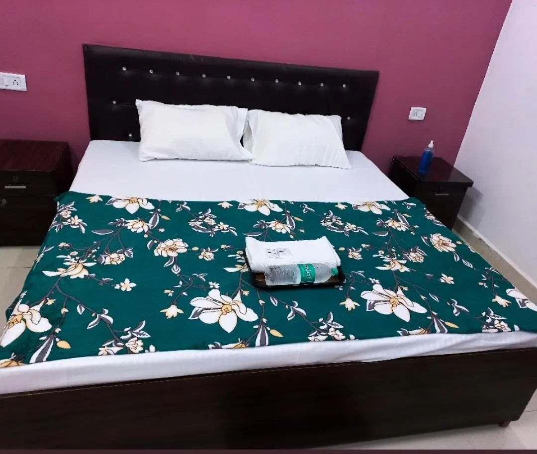 Hotel Raghukul Royal Benares 0*,  India